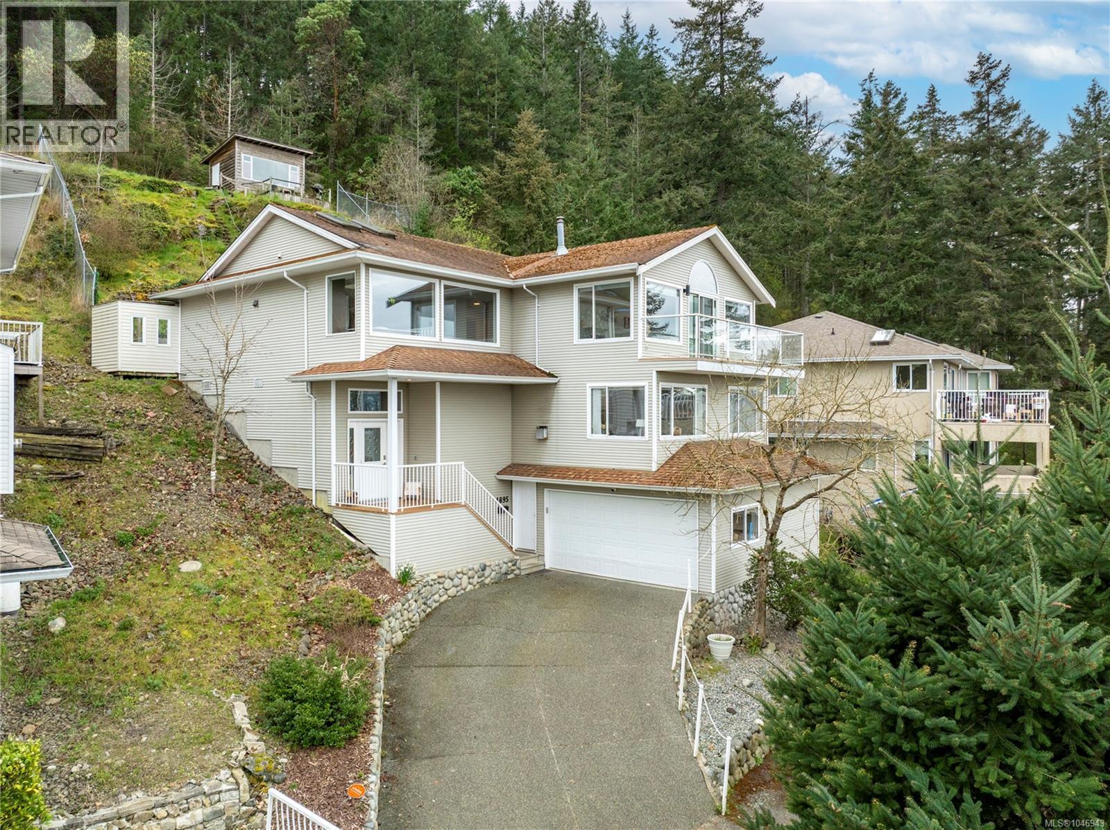 4895 Laguna Way - 2