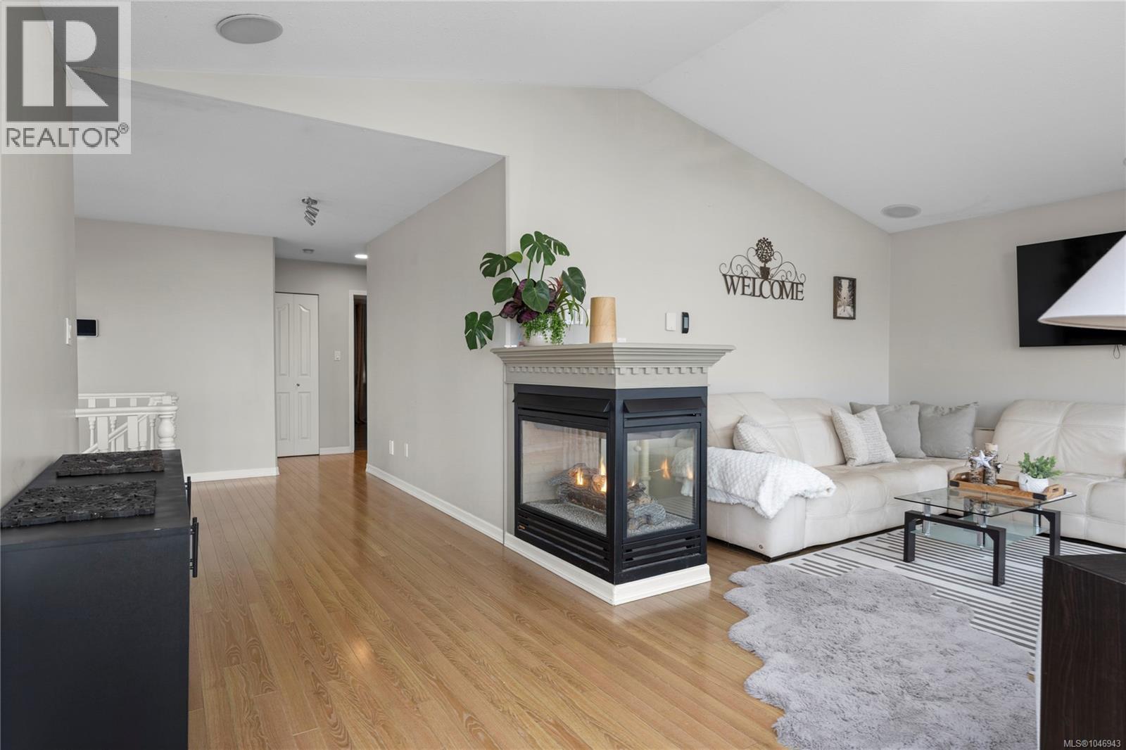 4895 Laguna Way - 21