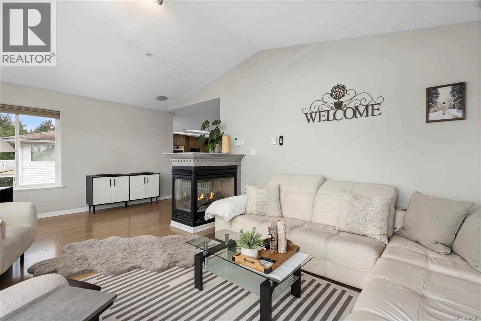 4895 Laguna Way - 22