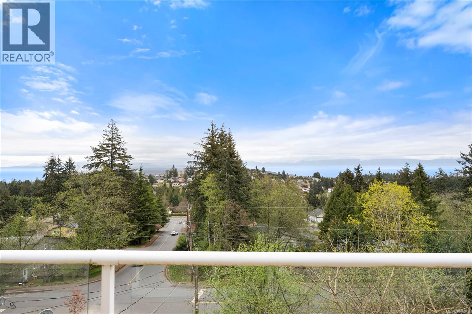 4895 Laguna Way - 24