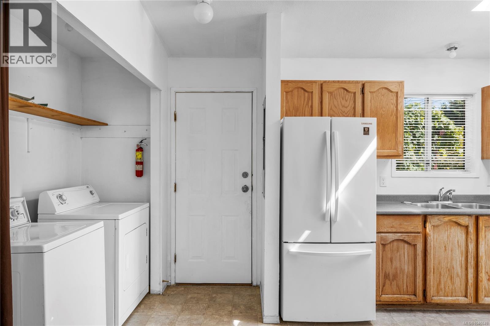 2454 5th St E - 20