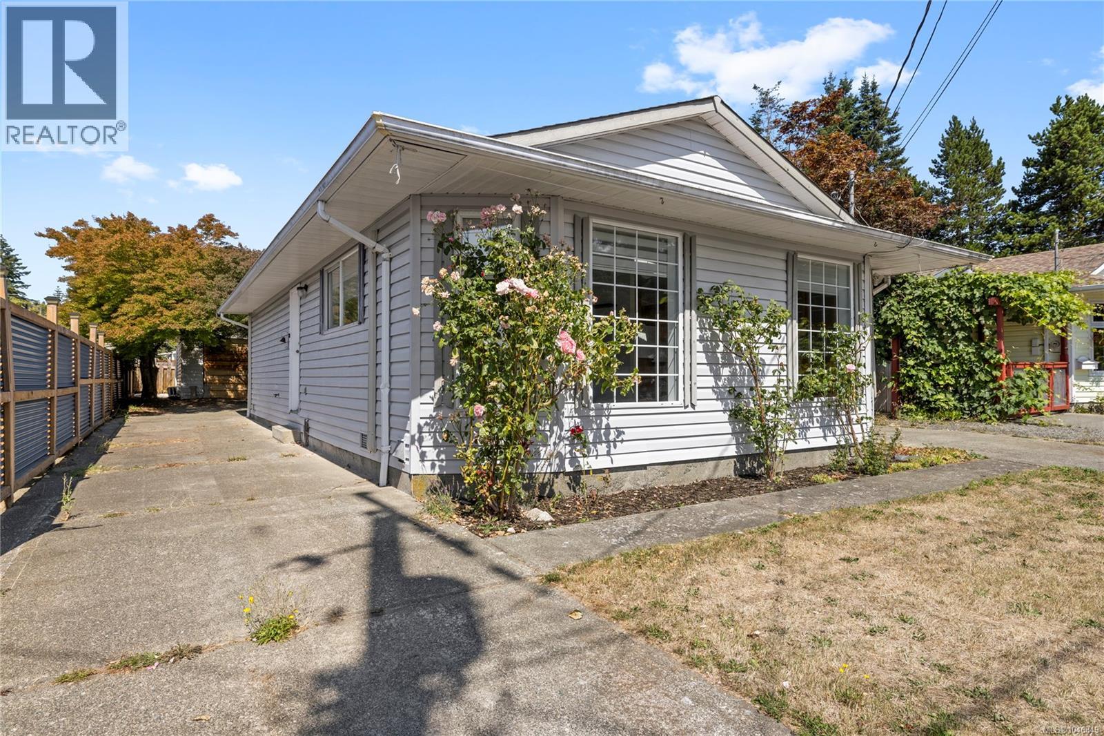 2454 5th St E - 30