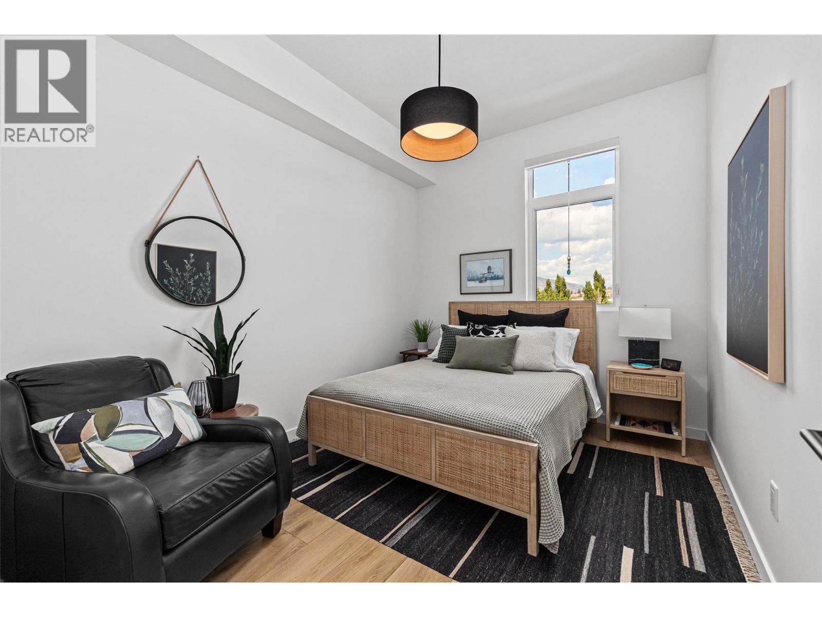 #607 660 Cawston Avenue - 32