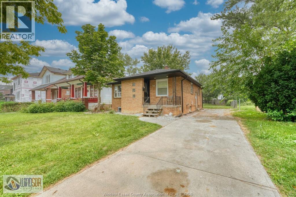 736 PARTINGTON AVENUE - 3