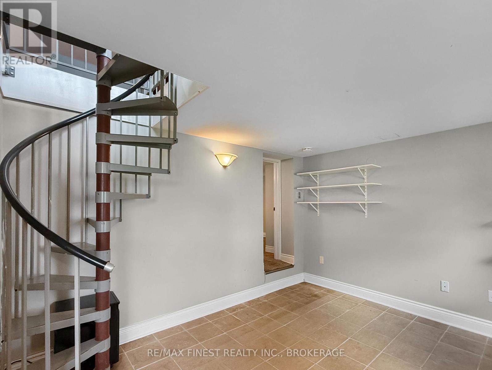 9 POINT CRESCENT - Image 28