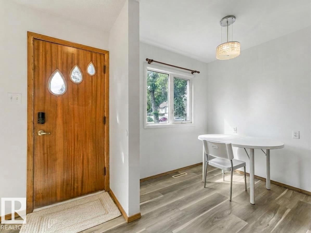 16428 88 AV NW - 3