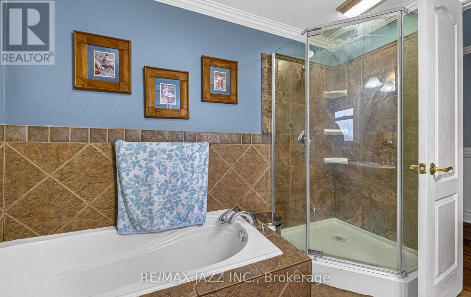 112 HOPE STREET N - 14