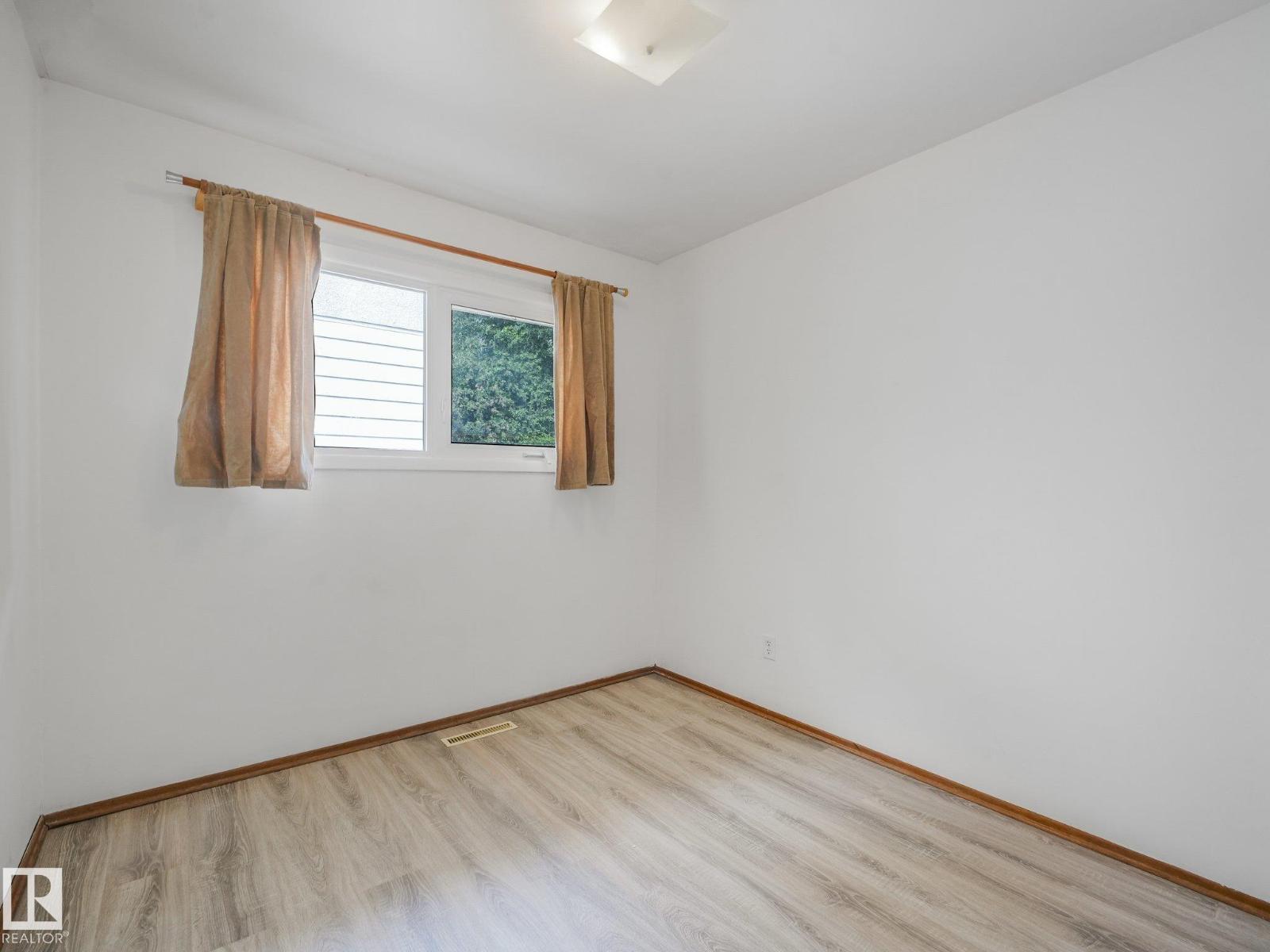 16428 88 AV NW - 19