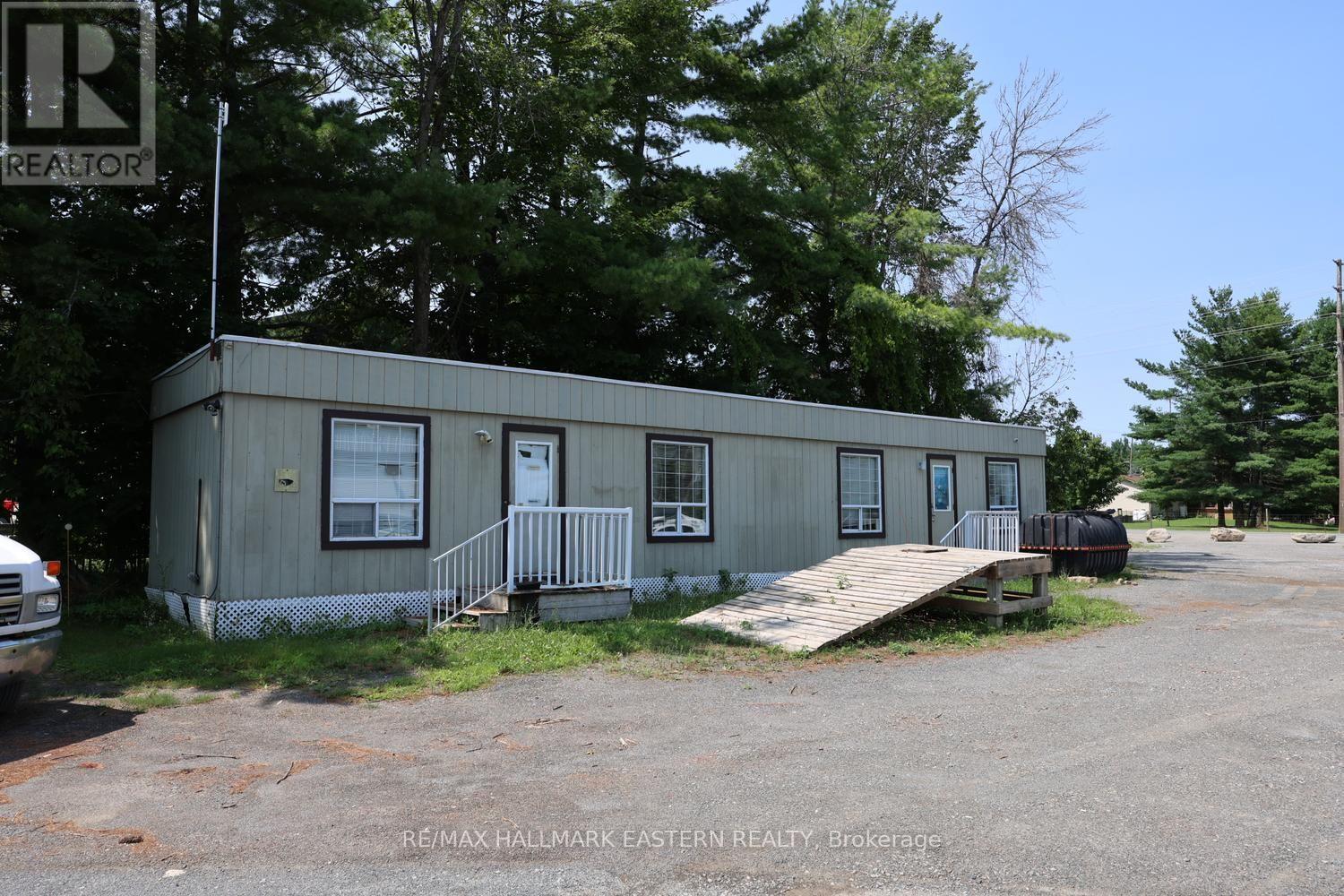 6725 Highway 7 — photo 35