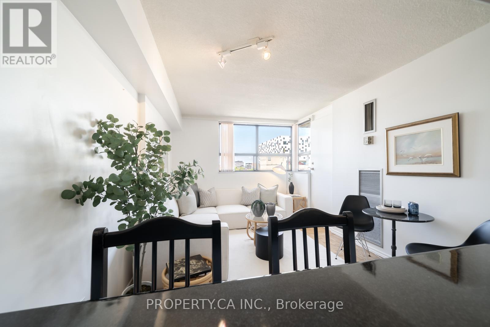 #914 80 ST PATRICK STREET - 18