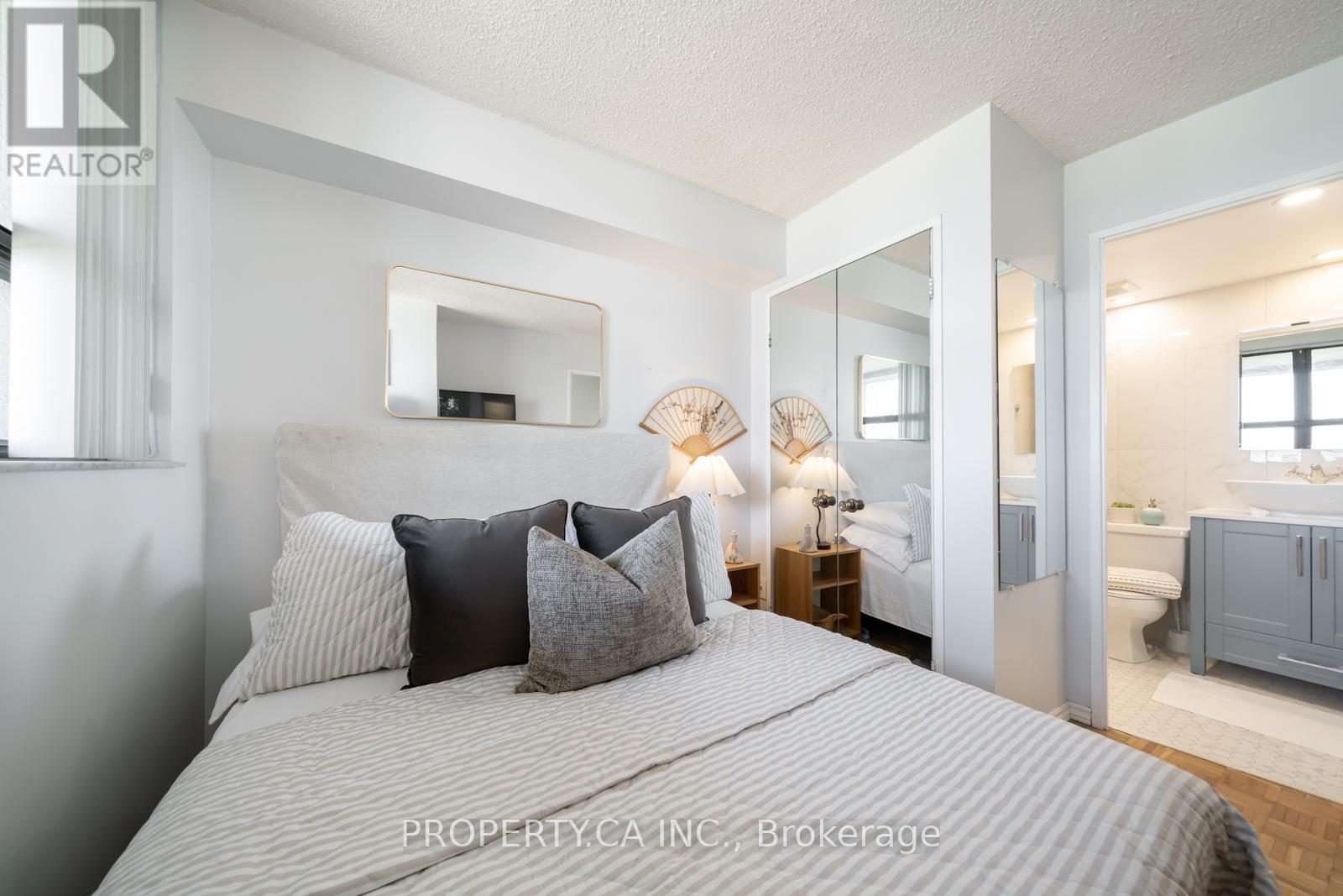 #914 80 ST PATRICK STREET - 25