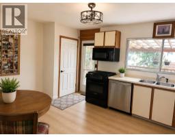 Kitchen - 2510 35 Street Se, Calgary, AB T2B0X3 Photo 9