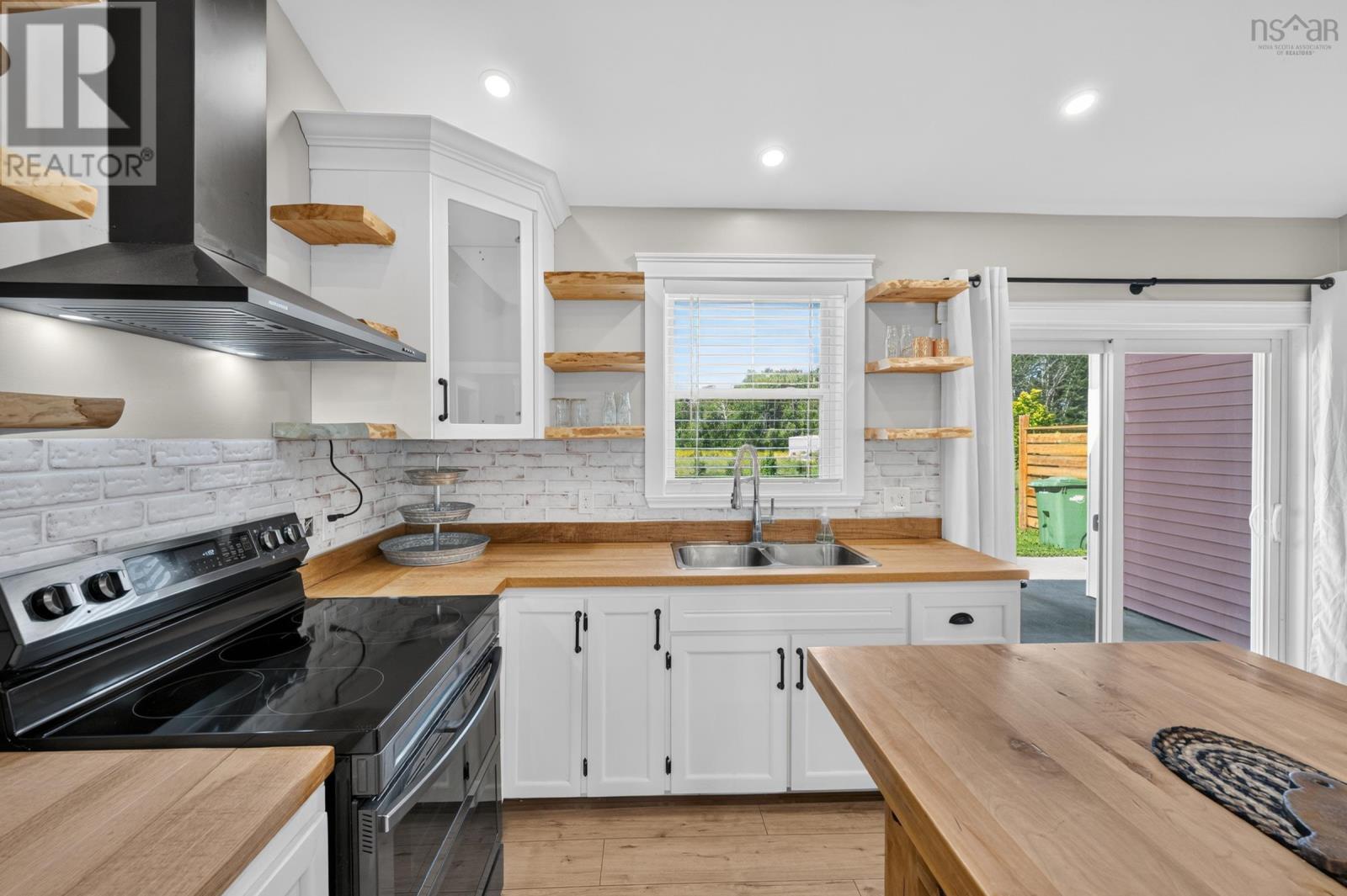 Property 23 of 43 of 249 Stronach Mountain Road