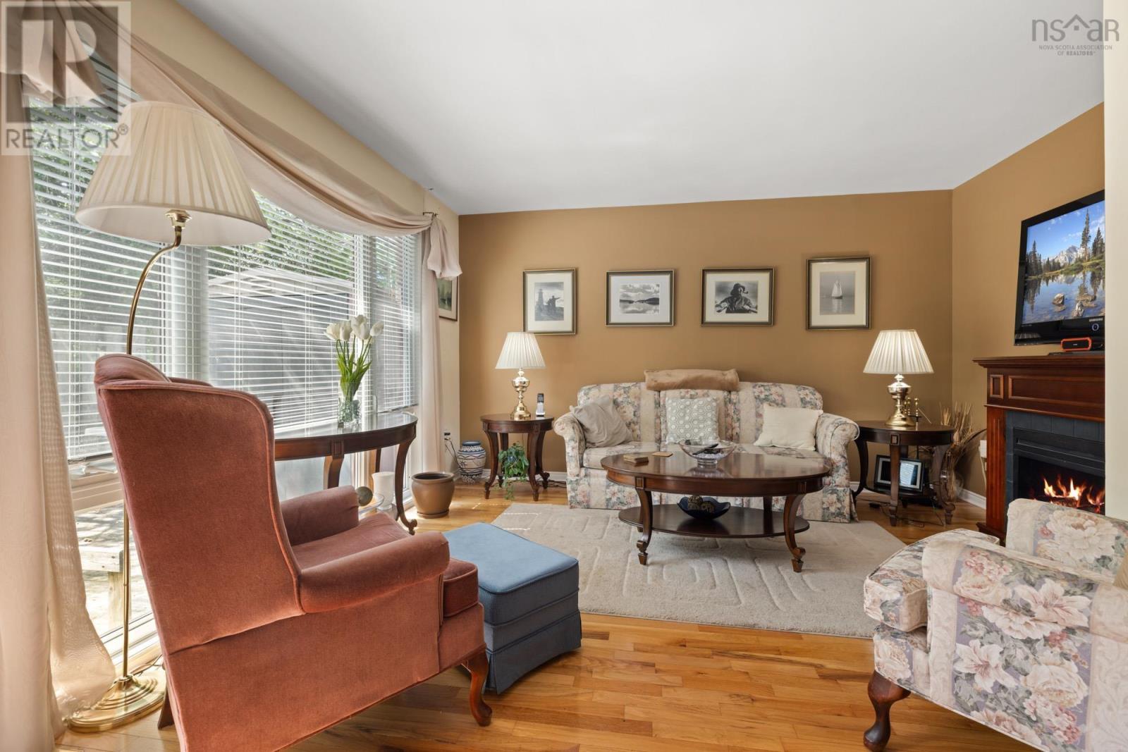 Property 14 of 39 of 98 Forestside Crescent