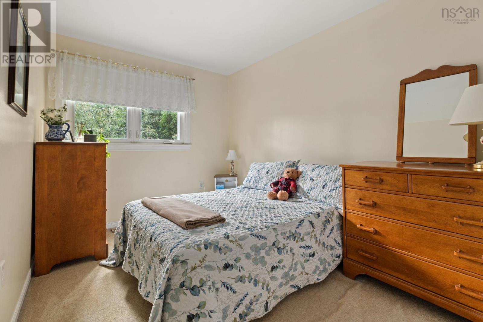 Property 32 of 39 of 98 Forestside Crescent