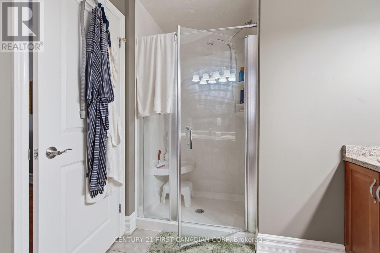 2285 LILAC AVENUE - Image 27