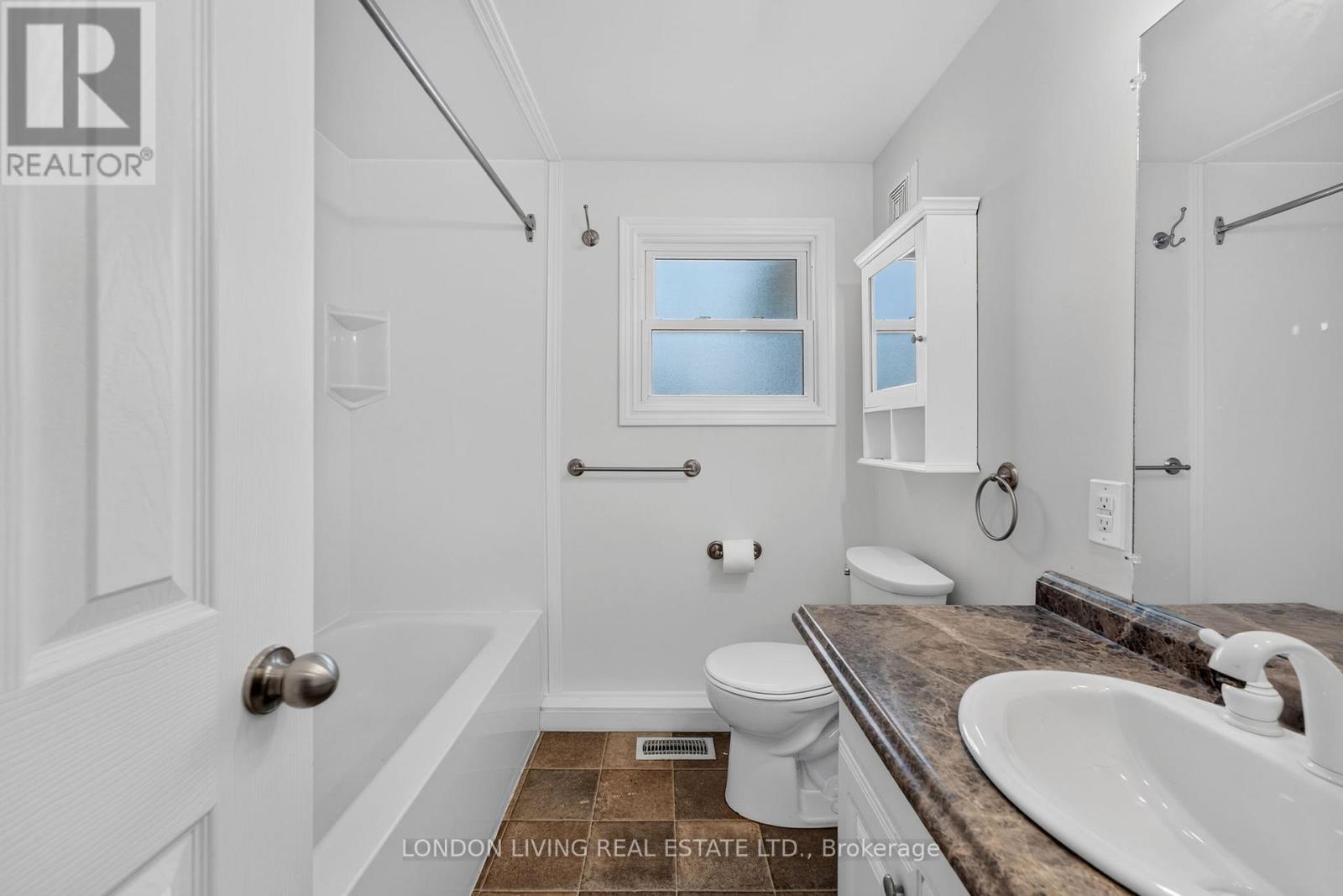23 PEBBLE BEACH PARKWAY - Image 22