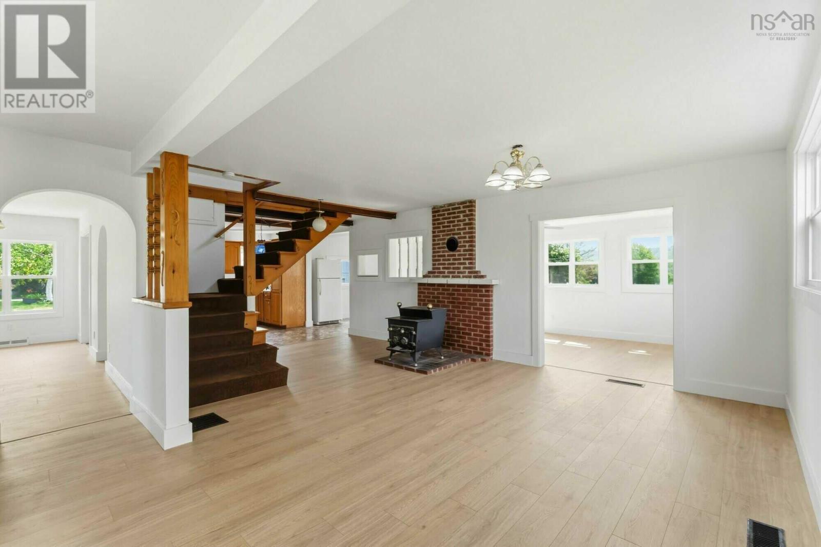 9746 Highway 1 - 4