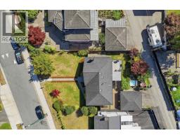 6876 Hycrest Drive, Burnaby, BC V5B2X2 Photo 34