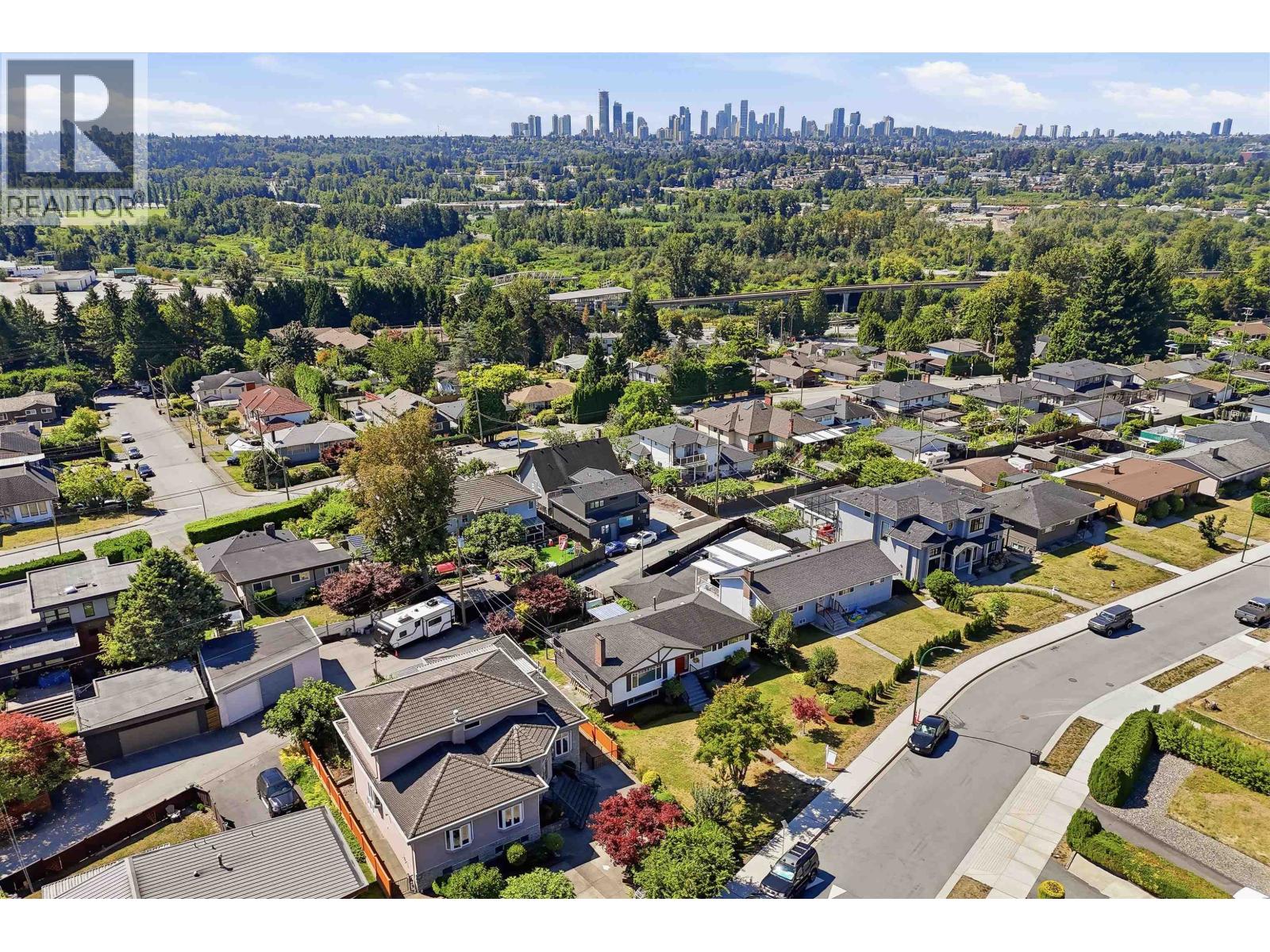 6876 HYCREST DRIVE, Burnaby