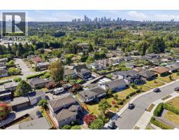 6876 Hycrest Drive, Burnaby, BC V5B2X2 Photo 35