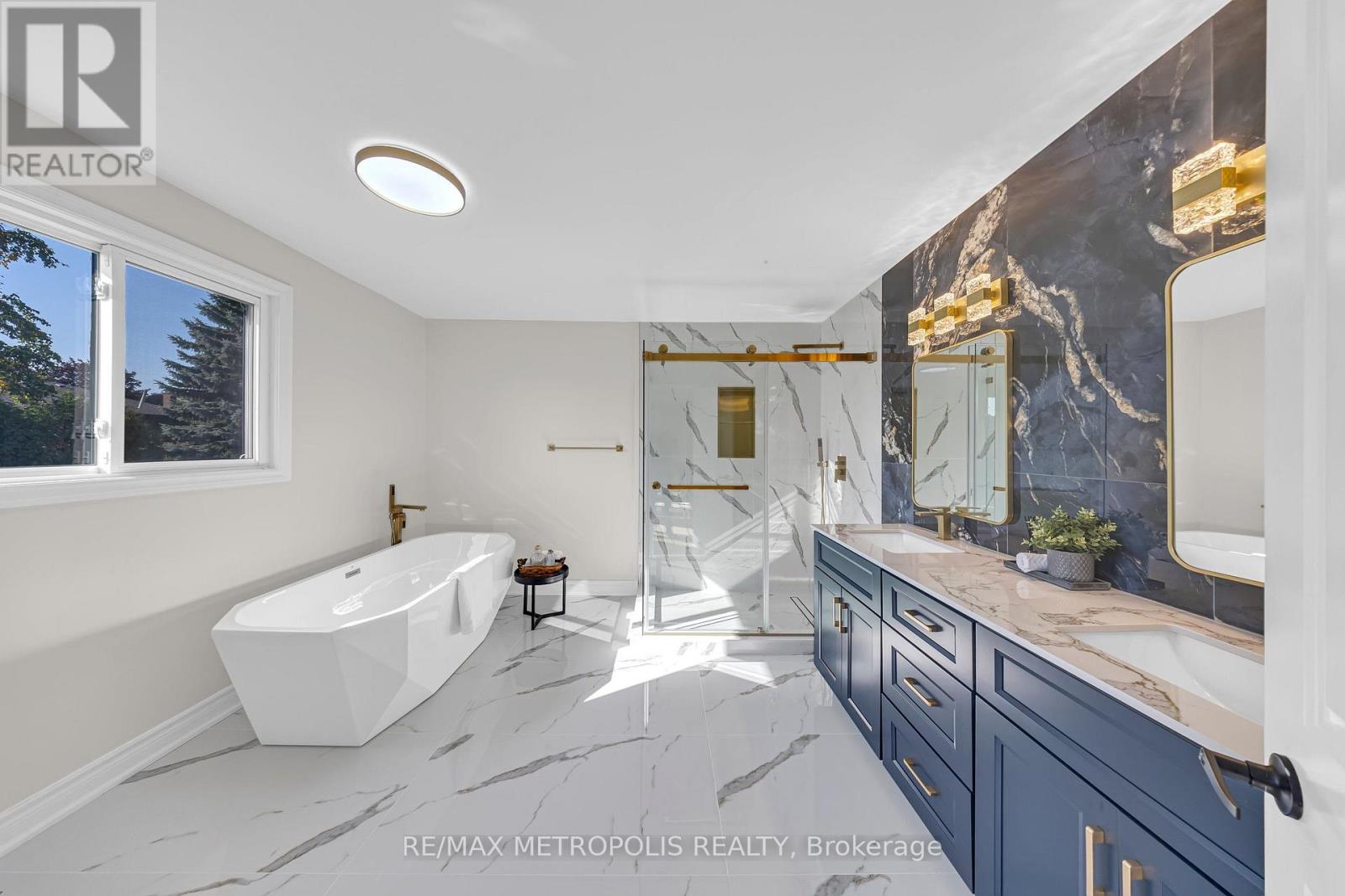 296 THORNTON ROAD N - Image 37