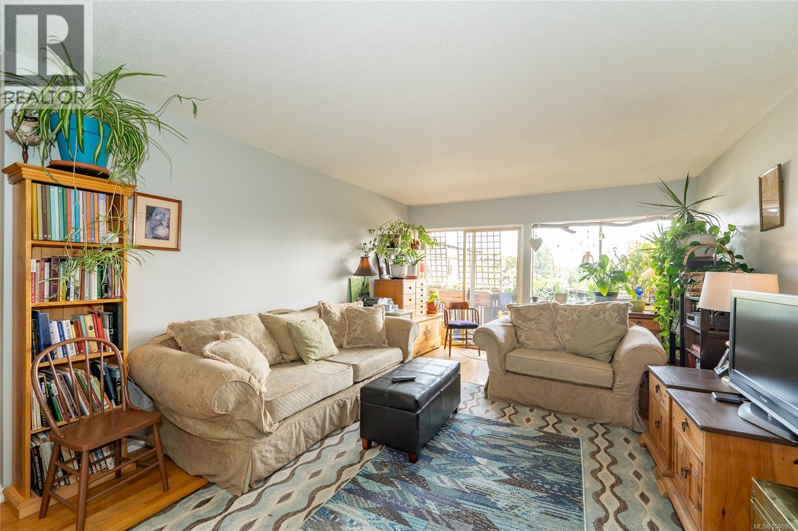 #414 964 Heywood Ave - 4