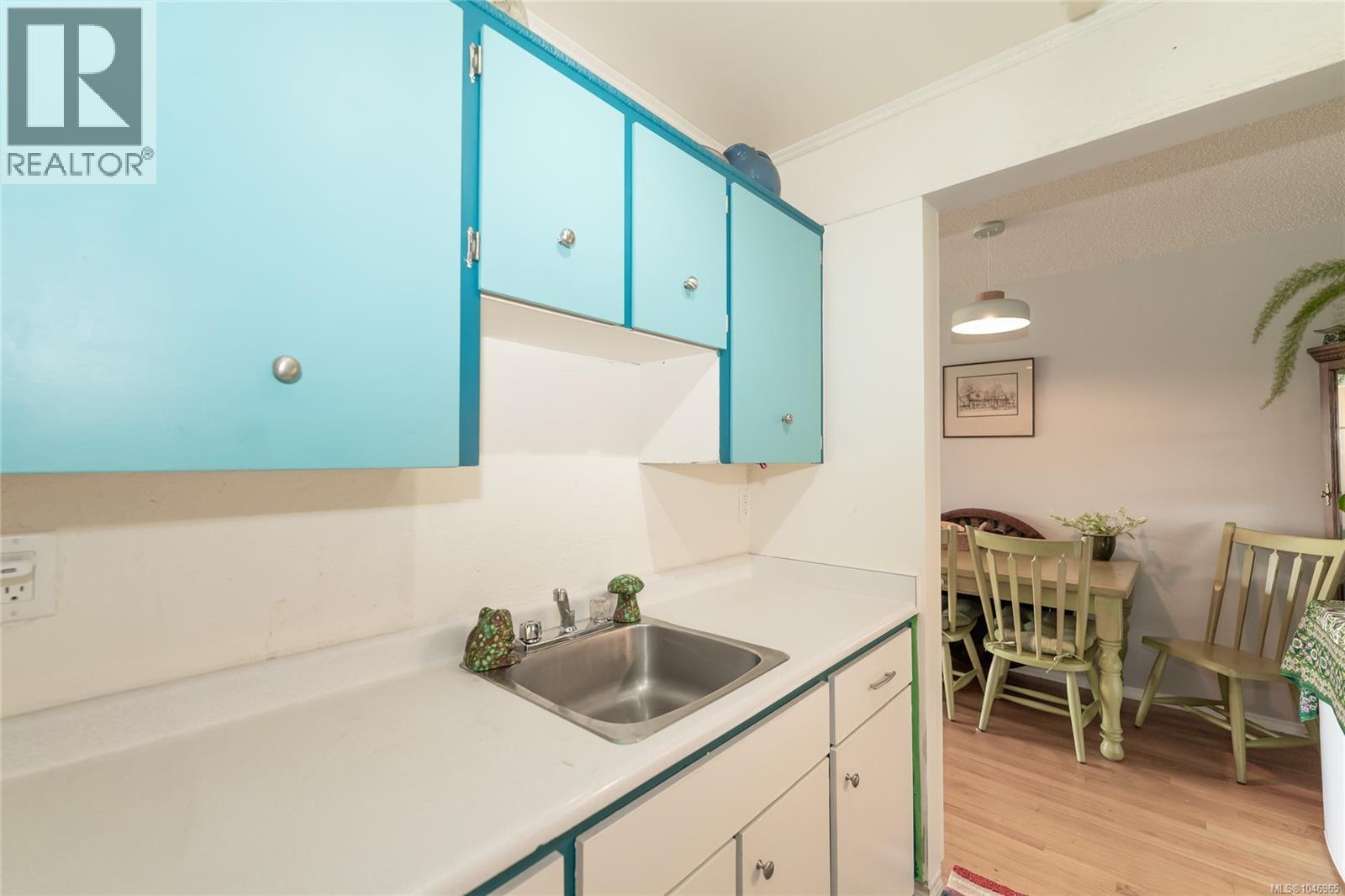 #414 964 Heywood Ave - 7