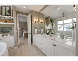 428 21 Avenue NE - photo 25