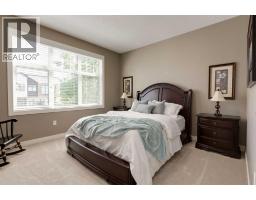 428 21 Avenue NE - photo 27