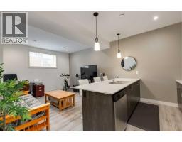 428 21 Avenue NE - photo 28