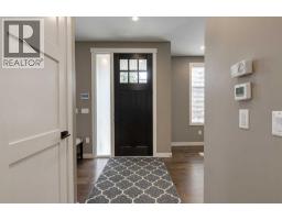 428 21 Avenue NE - photo 3