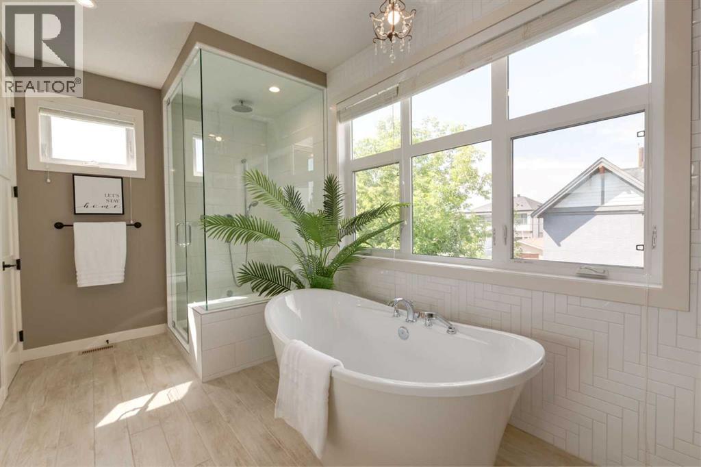 428 21 Avenue Northeast - Photo 24