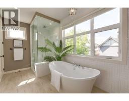 428 21 Avenue NE - photo 24