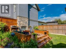 428 21 Avenue NE - photo 35
