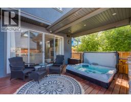 428 21 Avenue NE - photo 39