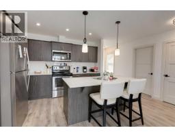 428 21 Avenue NE - photo 40