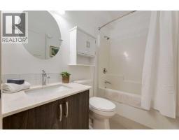 428 21 Avenue NE - photo 34