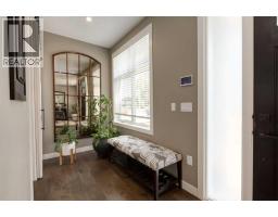 428 21 Avenue NE - photo 4