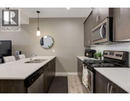 428 21 Avenue NE - photo 30