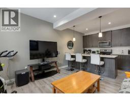428 21 Avenue NE - photo 31