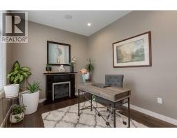 428 21 Avenue NE - photo 5