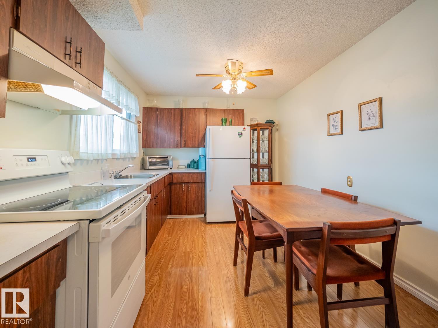 5647 137 AV NW - 3