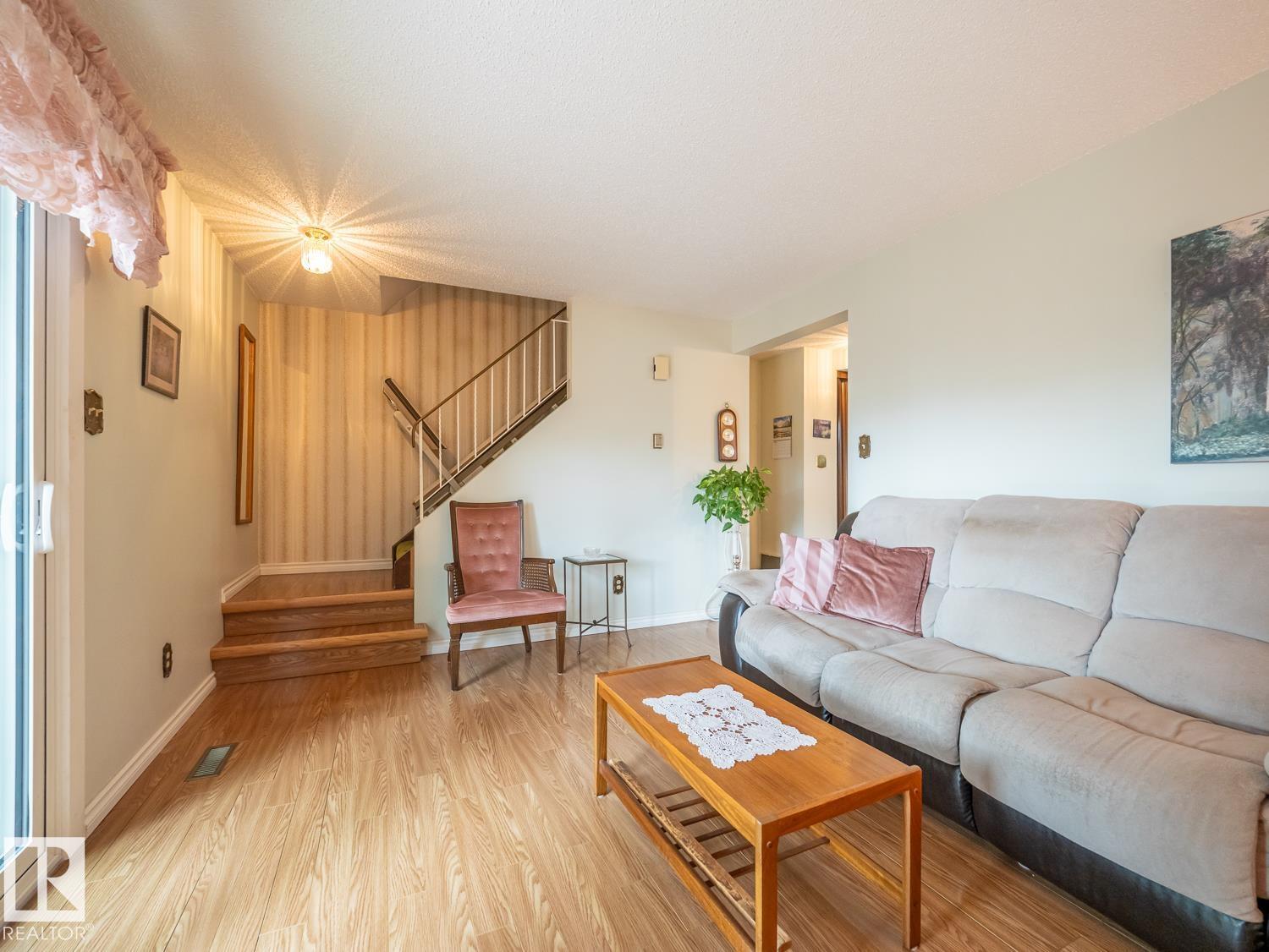 5647 137 Avenue NW - Photo 5