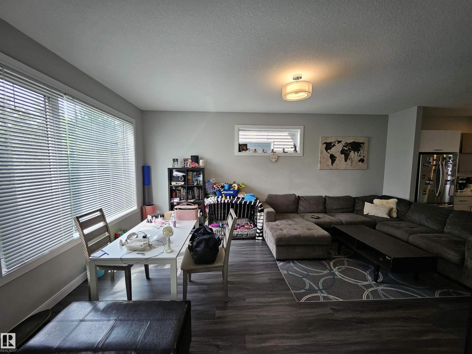 15212 98 Avenue NW - Photo 12