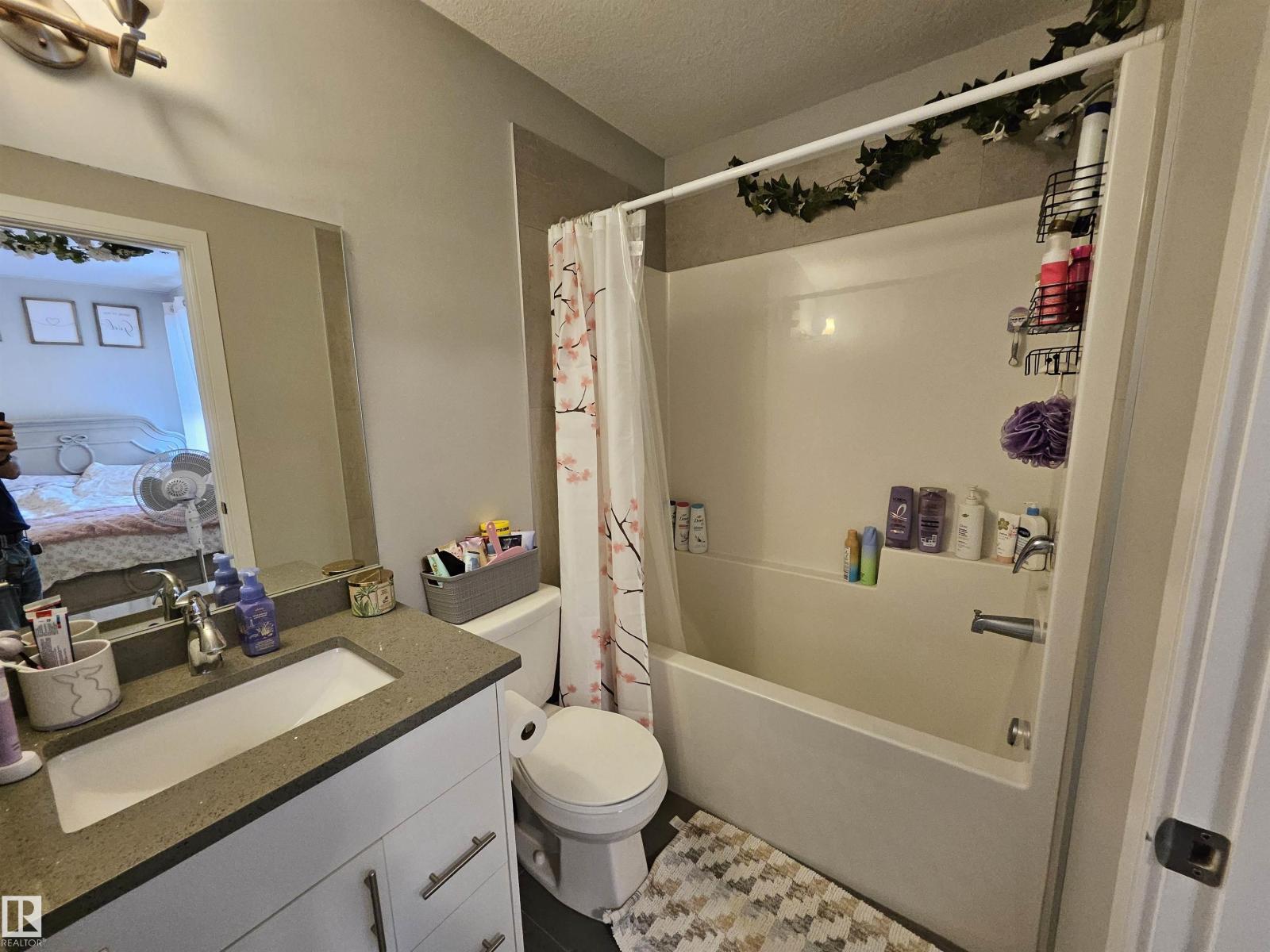 15212 98 AV NW - 44