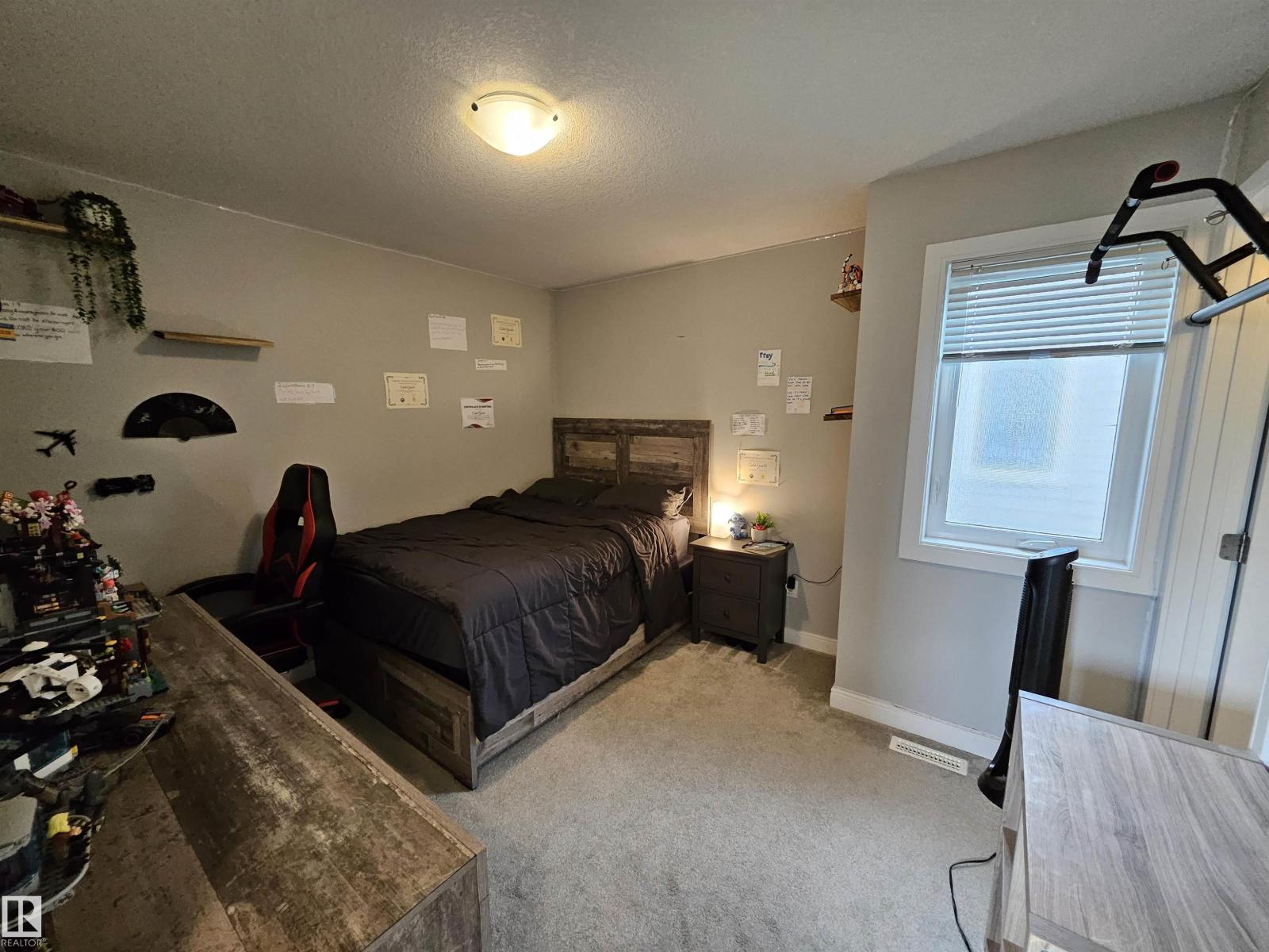 15212 98 AV NW - 46