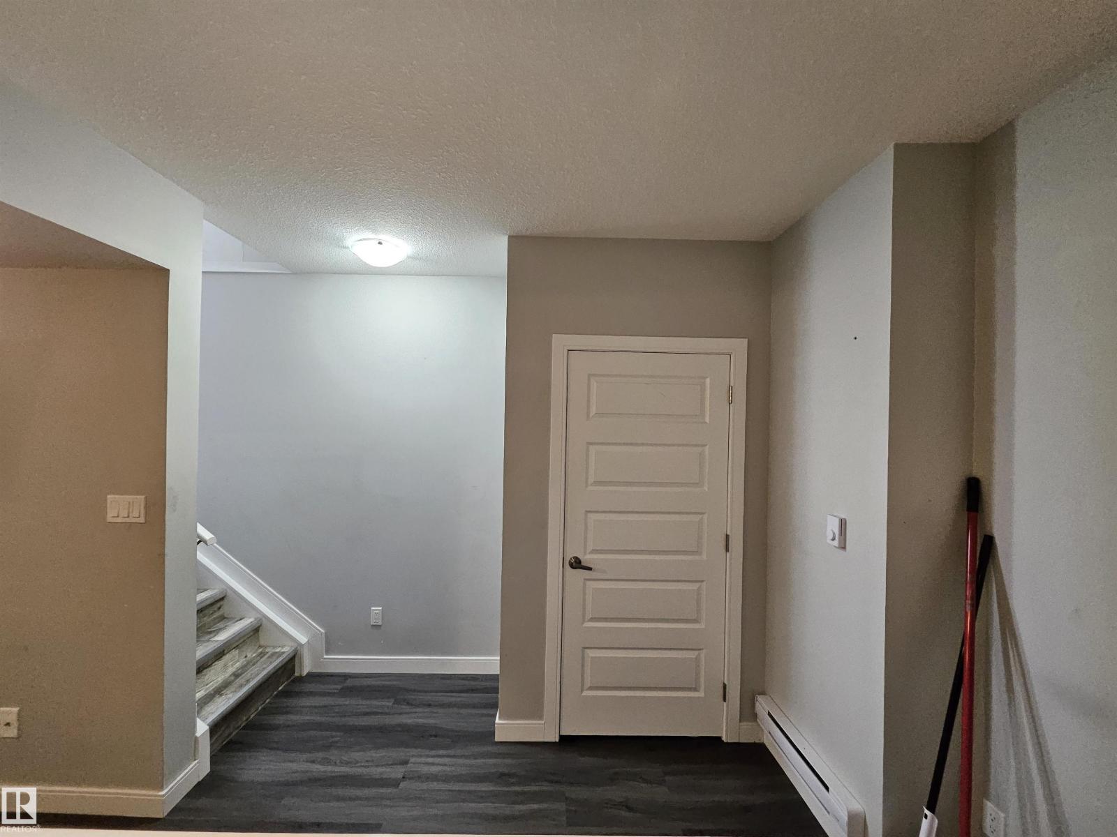 15212 98 AV NW - 53