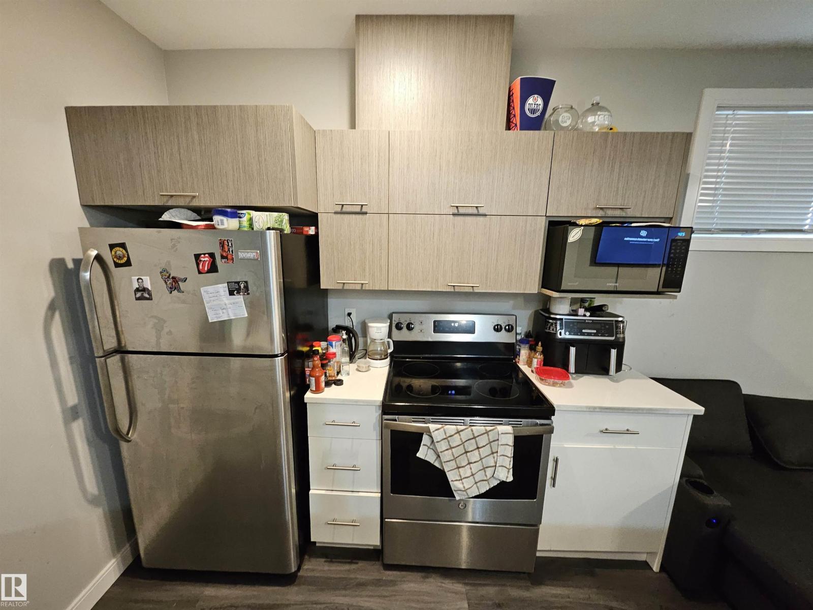 15212 98 AV NW - 59