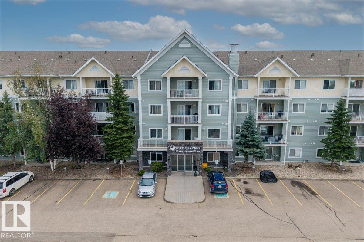#126 70 WOODSMERE - 1